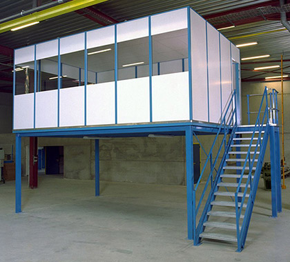 Lagerbühne MH-Flex mit Büro oben